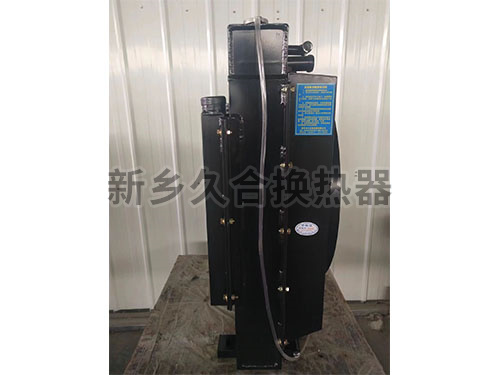 環(huán)衛(wèi)車輛用發(fā)動機(jī)散熱器